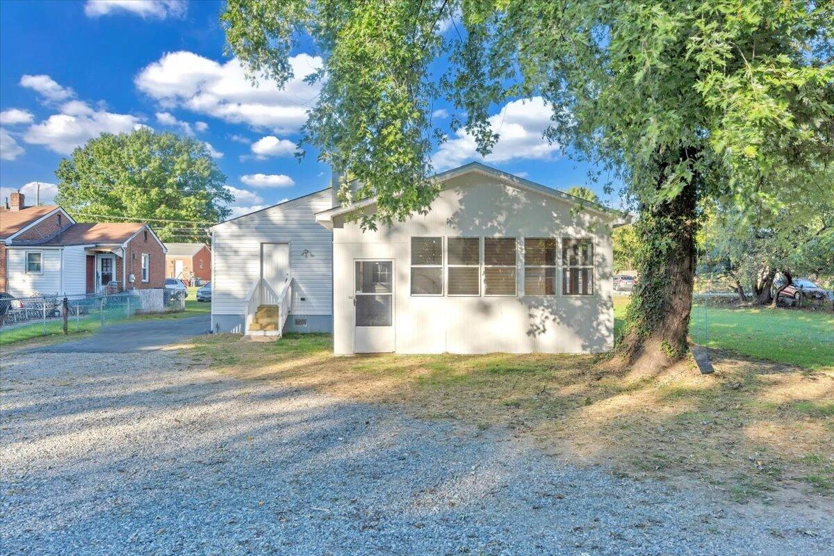 1018 Greenhurst AVE NW - Photo 37