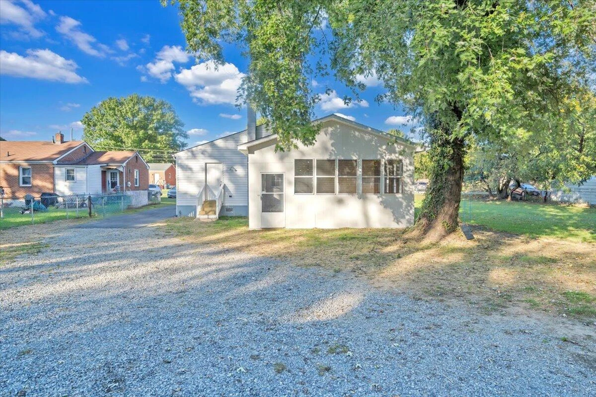 1018 Greenhurst AVE NW - Photo 38