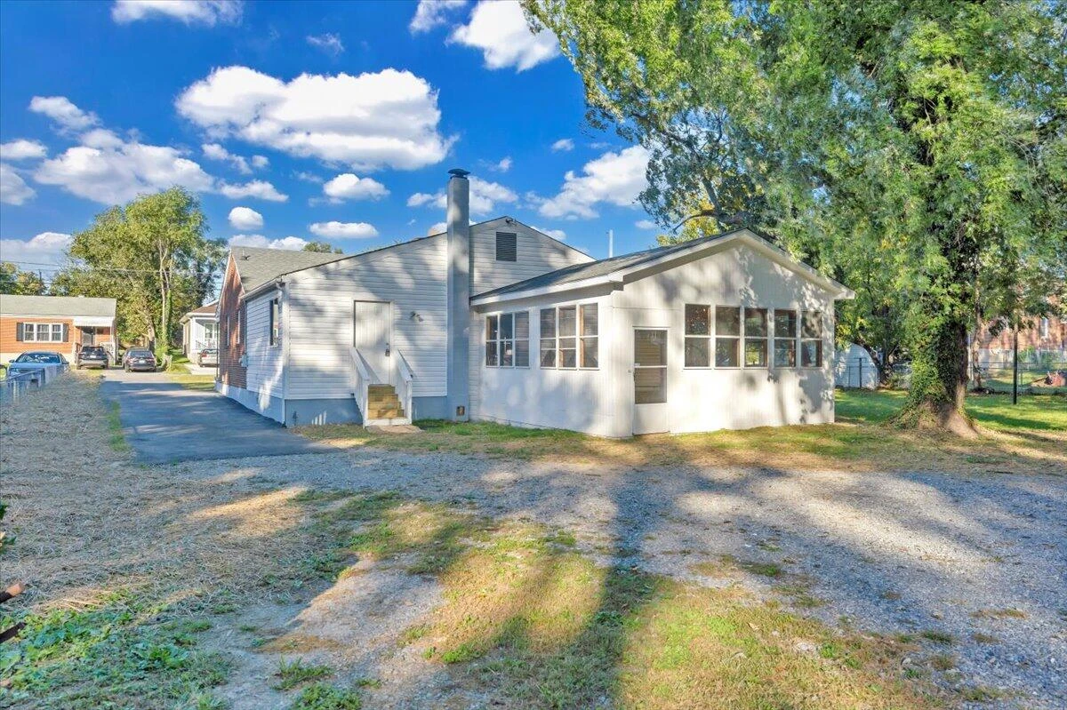1018 Greenhurst AVE NW - Photo 39
