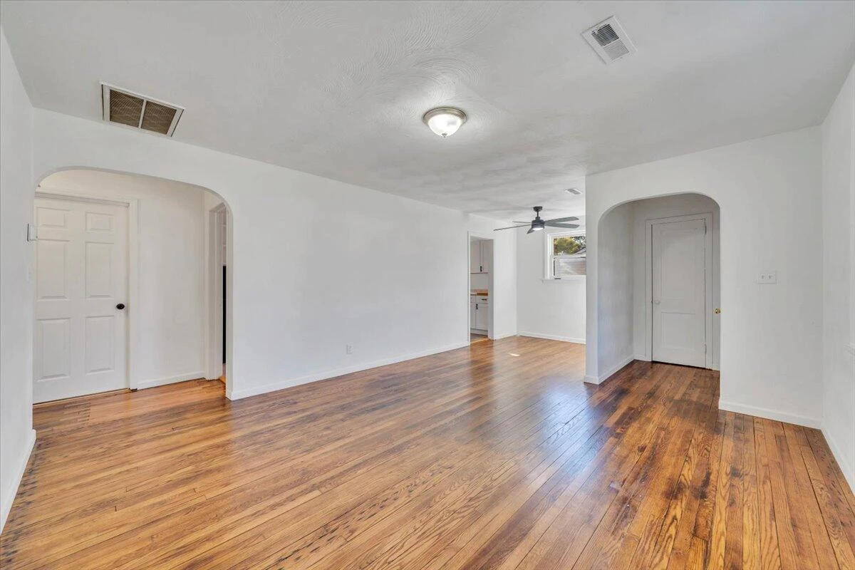 1018 Greenhurst AVE NW - Photo 4