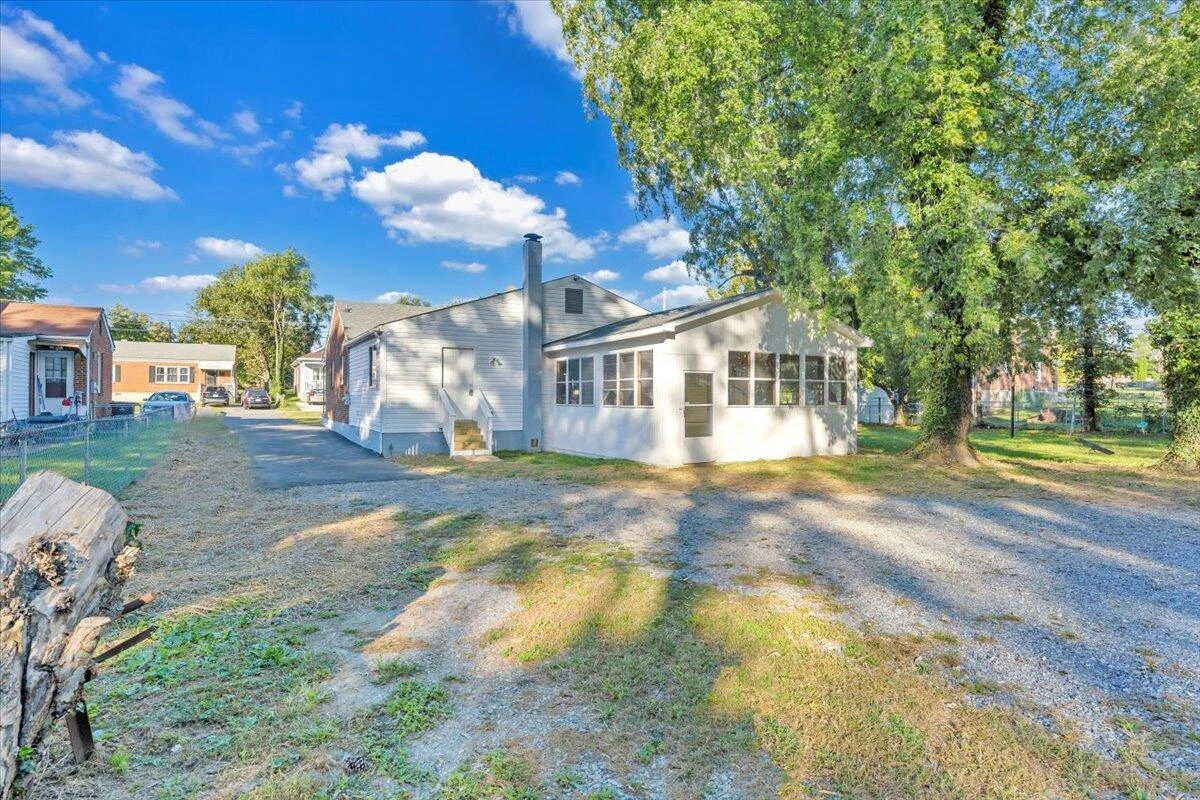 1018 Greenhurst AVE NW - Photo 40
