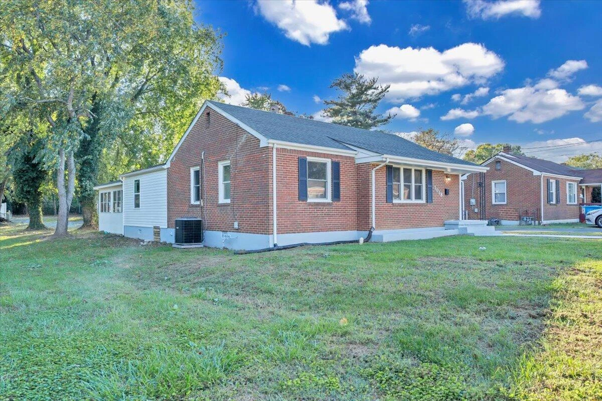 1018 Greenhurst AVE NW - Photo 46