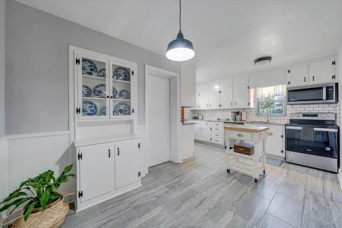 252 Knoll RD - Photo 11