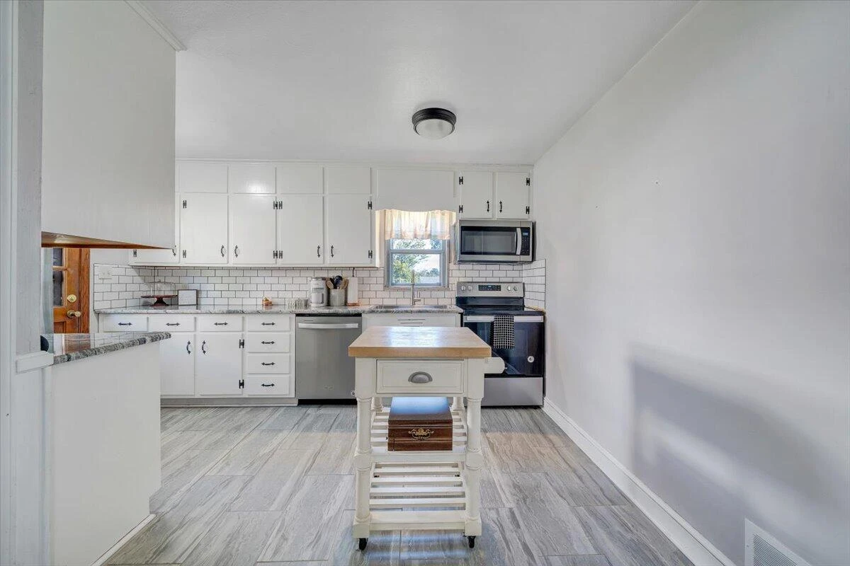252 Knoll RD - Photo 12
