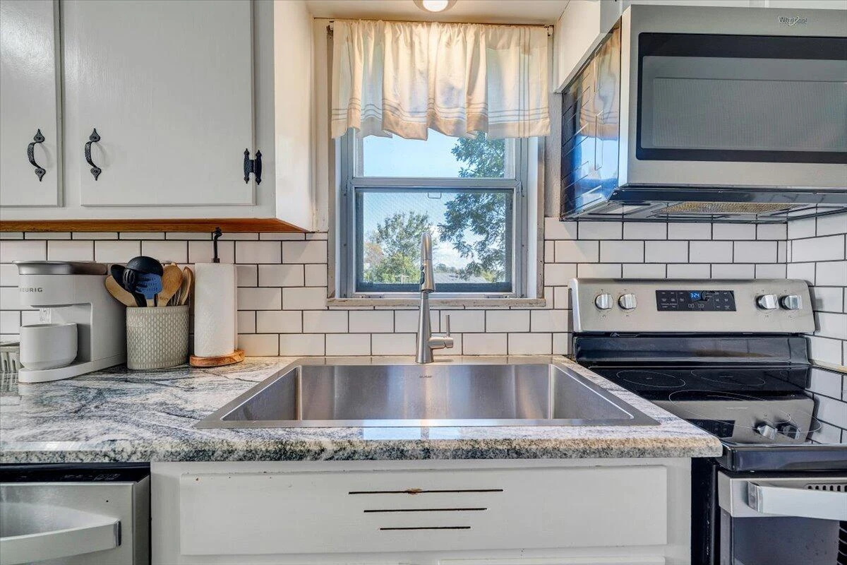 252 Knoll RD - Photo 14