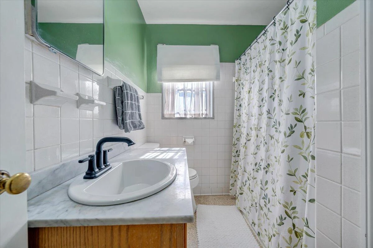 252 Knoll RD - Photo 18