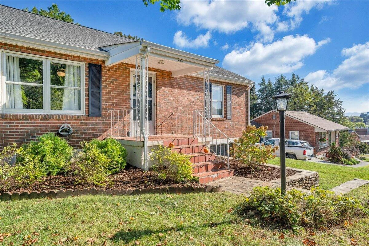 252 Knoll RD - Photo 3