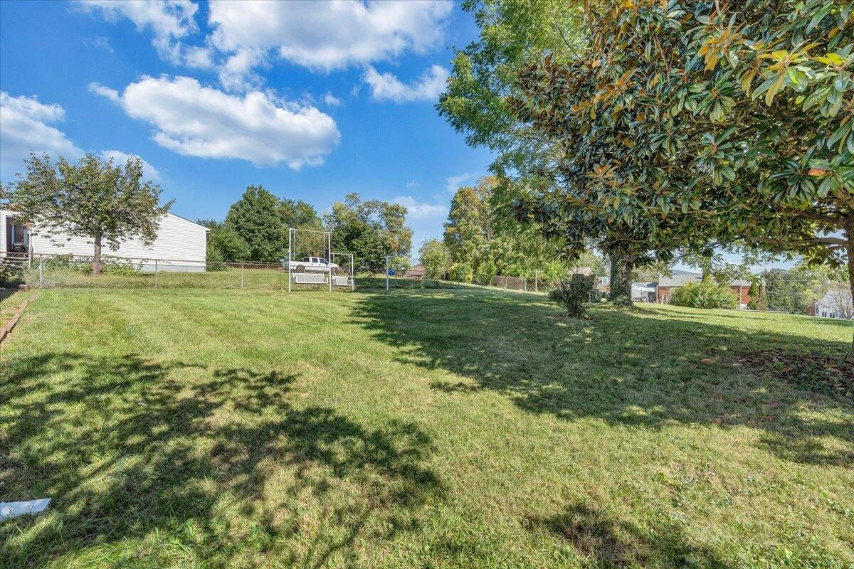 252 Knoll RD - Photo 32
