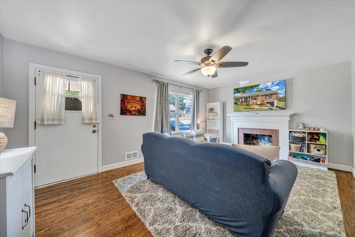 252 Knoll RD - Photo 8