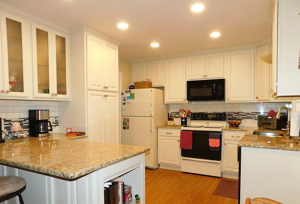 4230 Sharolyn DR - Photo 6