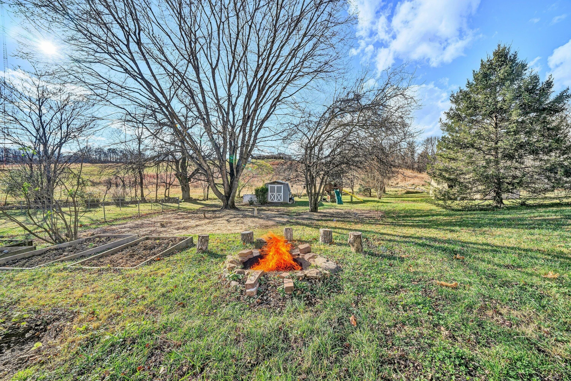 519 Doyle ST - Photo 34