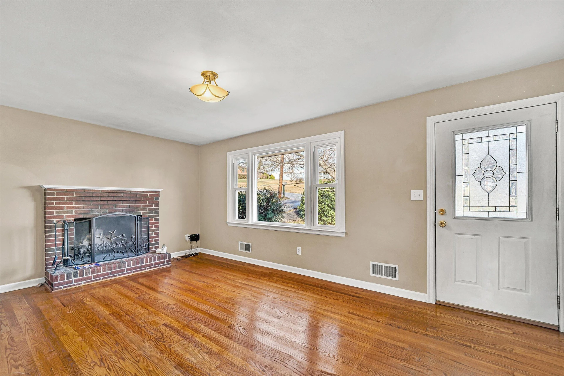519 Doyle ST - Photo 5