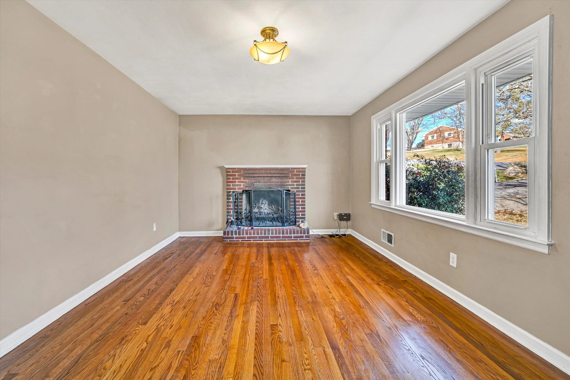 519 Doyle ST - Photo 6