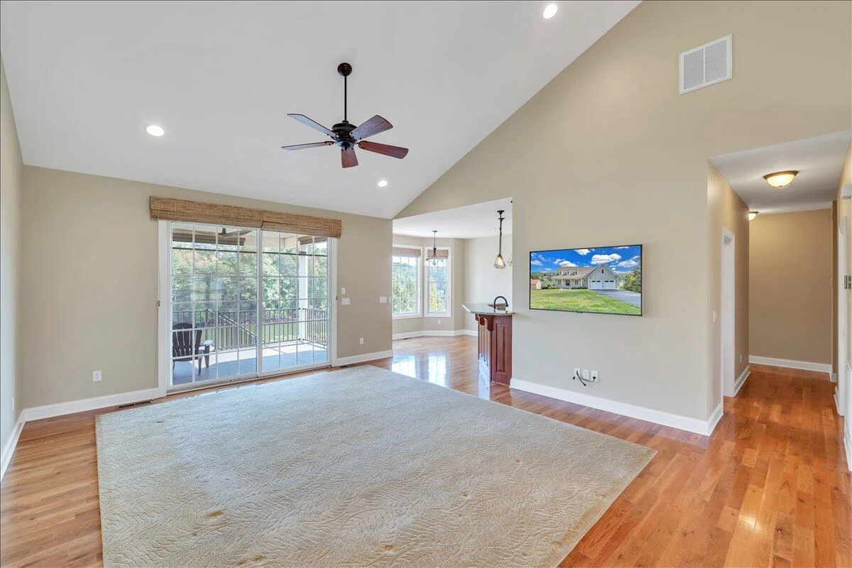 414 Augusta WAY - Photo 8