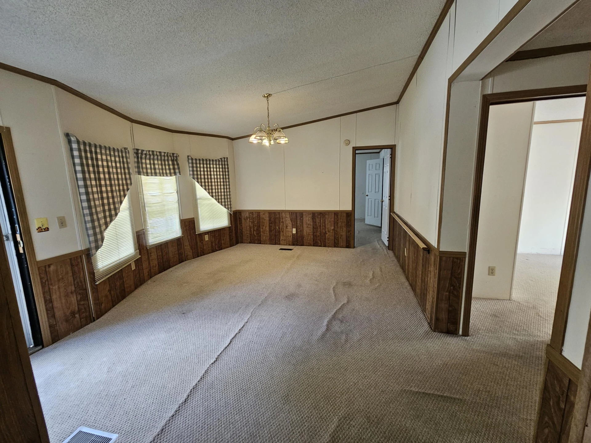 4893 Lee Hwy - Photo 11