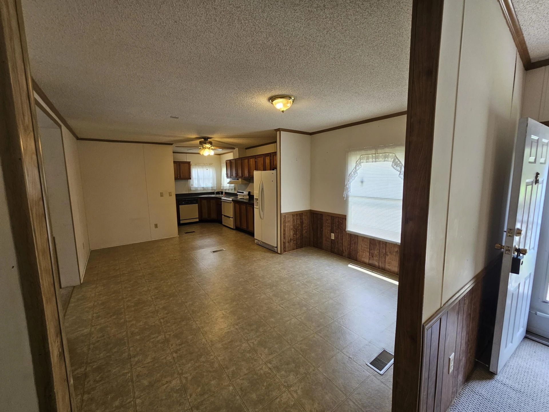 4893 Lee Hwy - Photo 3