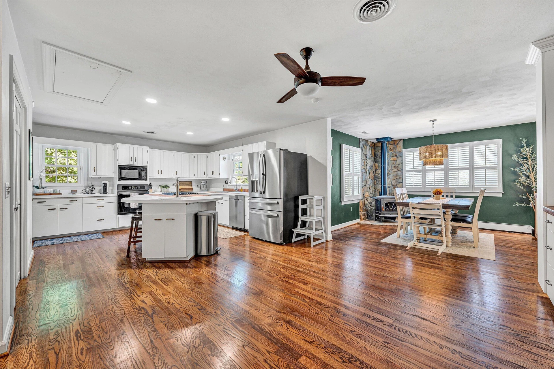 225 N Hancock ST - Photo 15