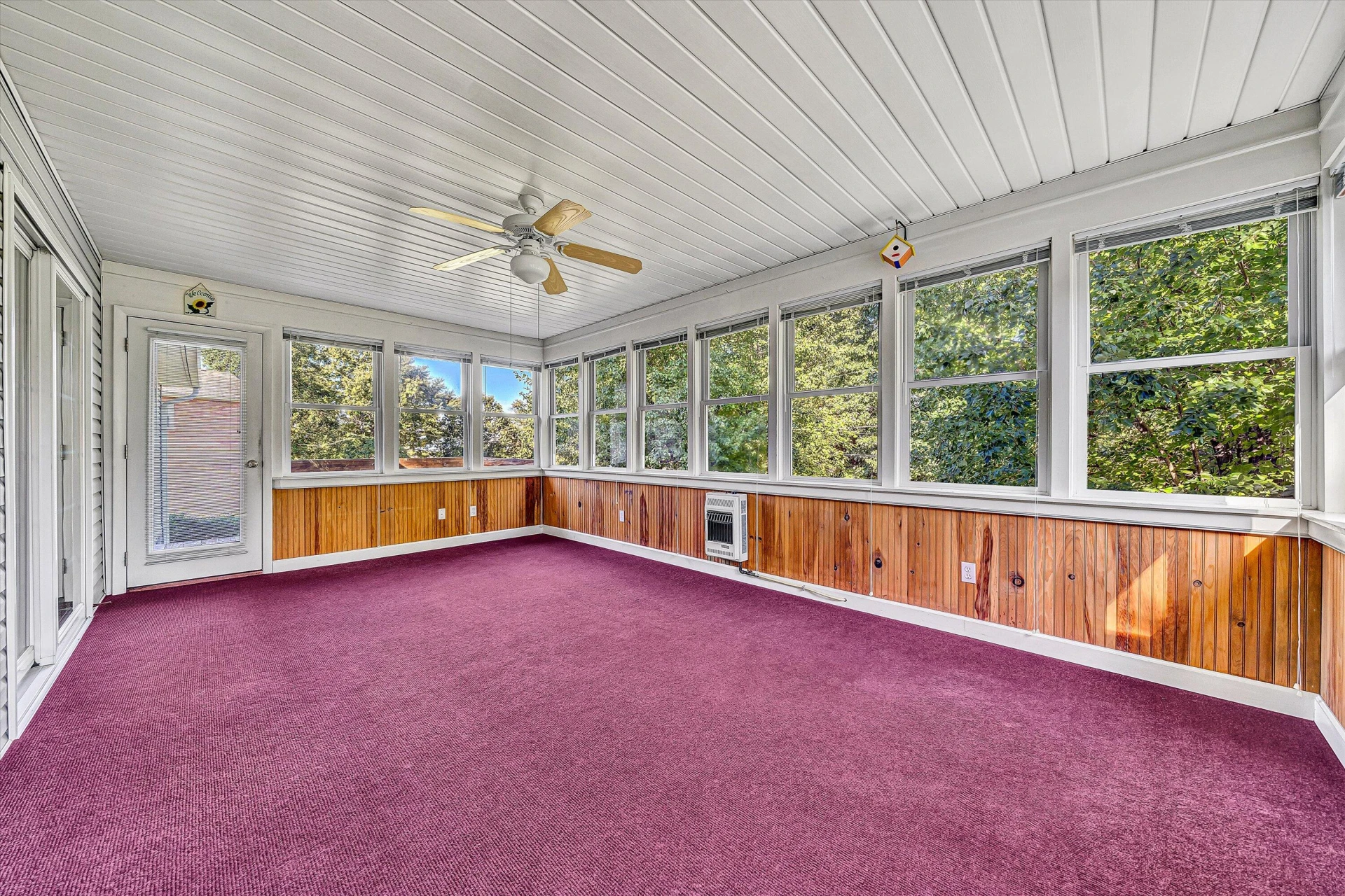 1012 Almond DR - Photo 18