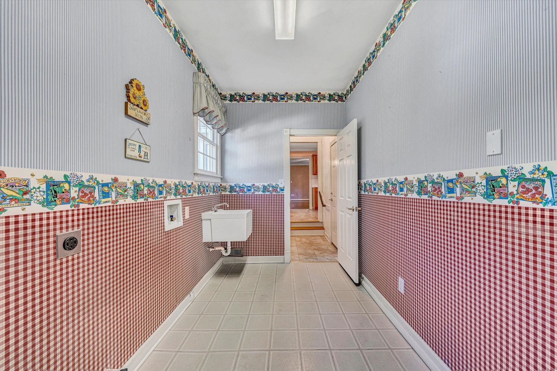 1012 Almond DR - Photo 21