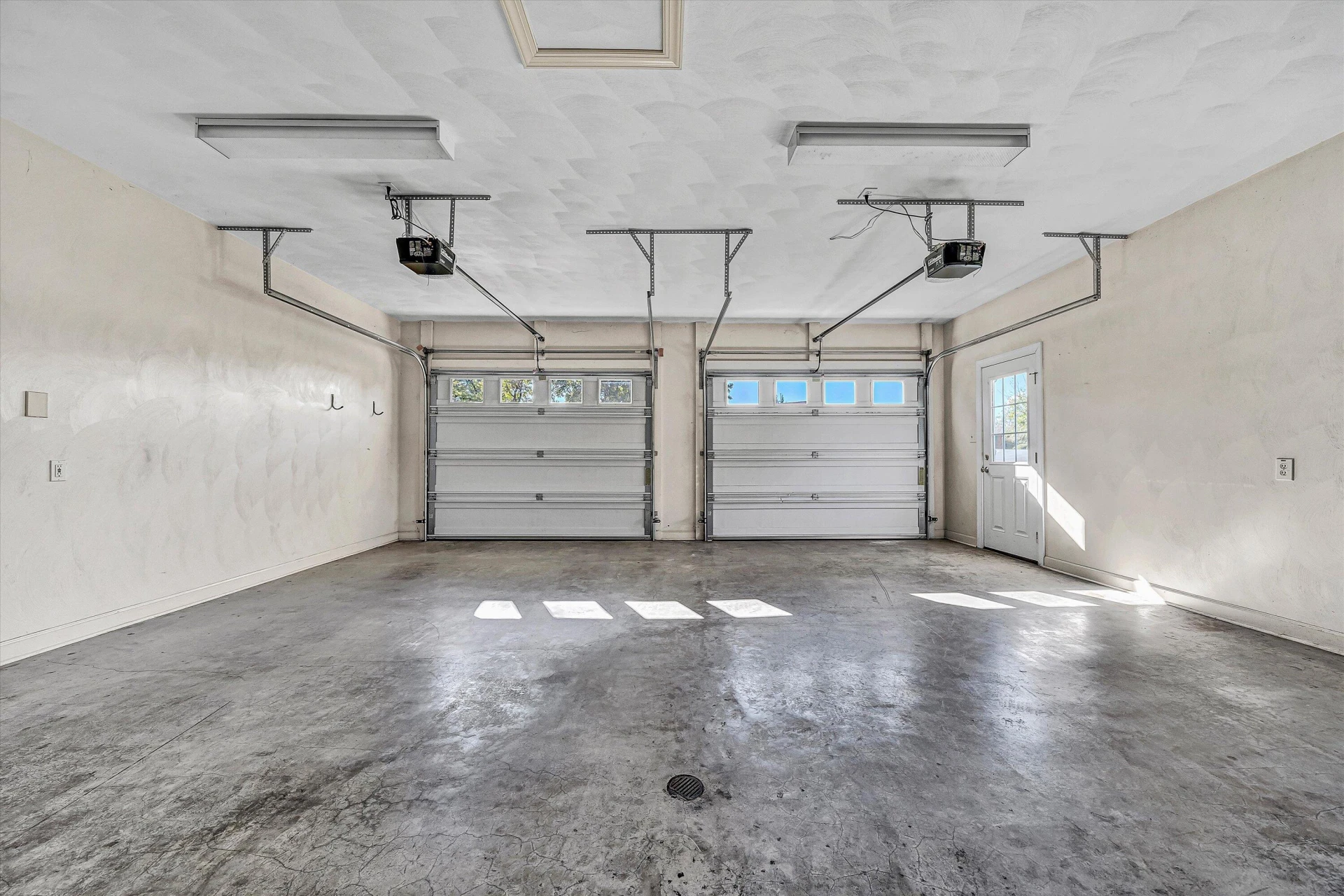 1012 Almond DR - Photo 22