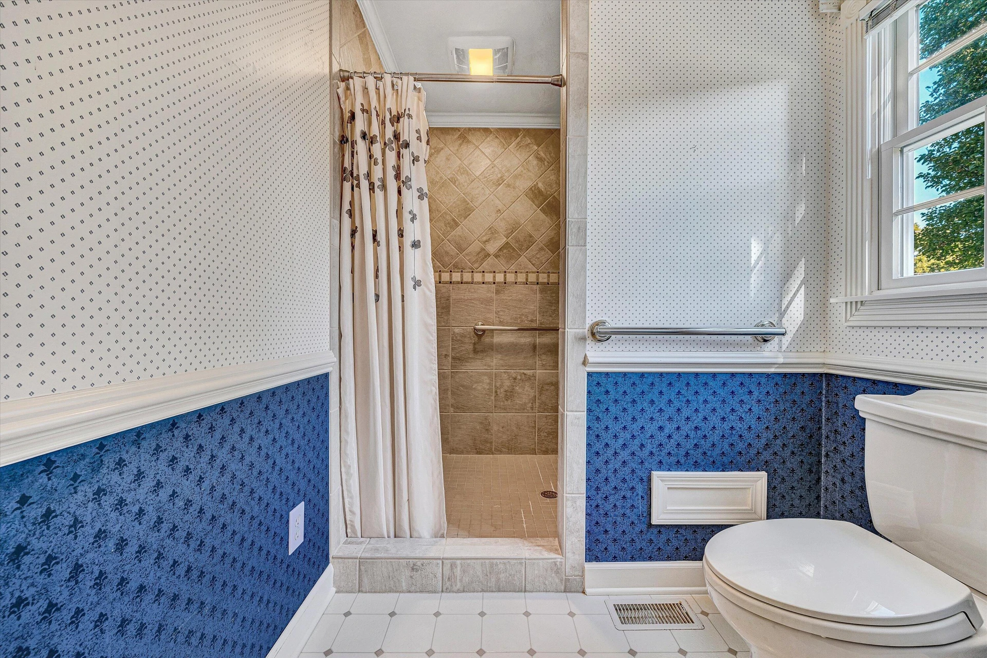1012 Almond DR - Photo 31