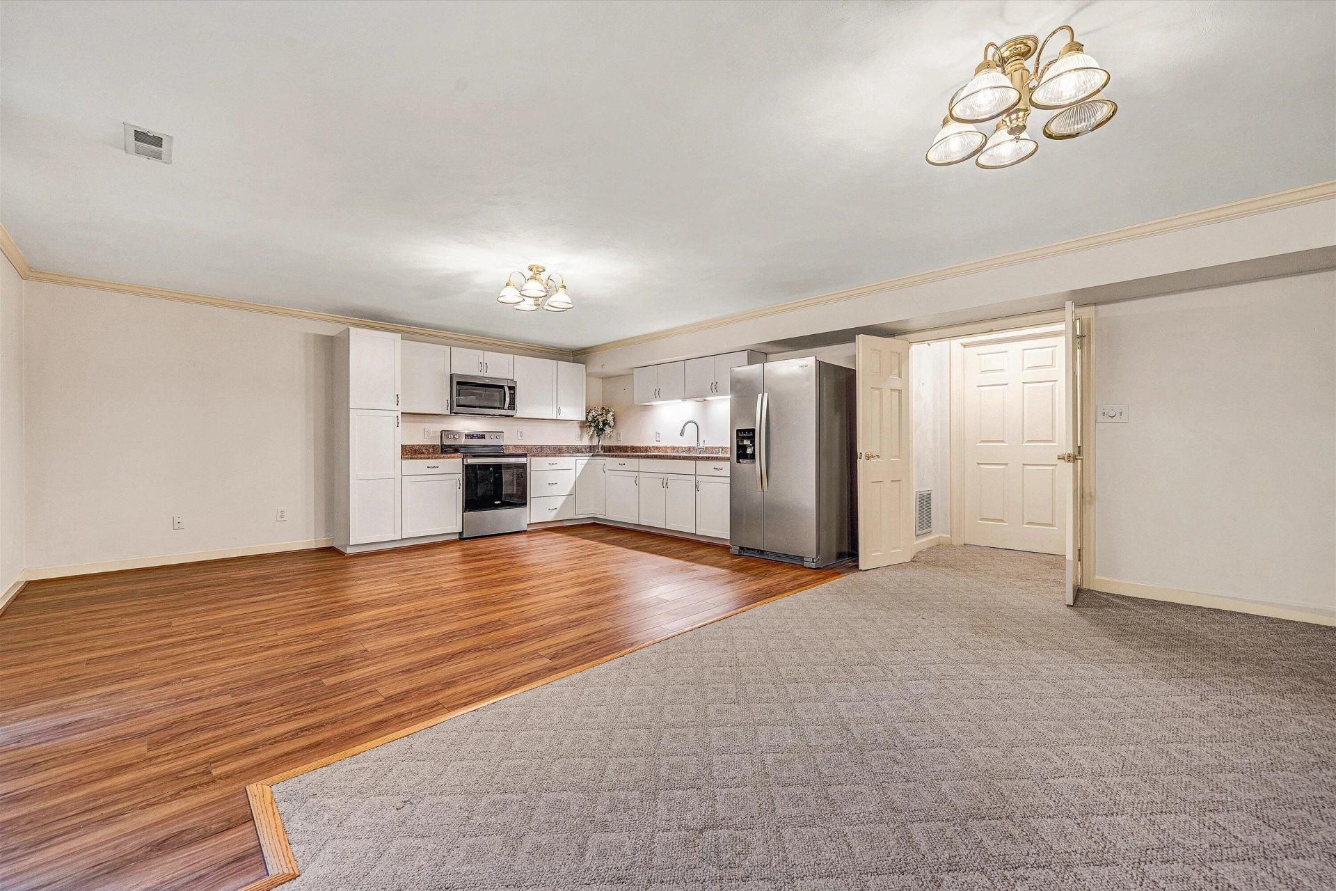 1012 Almond DR - Photo 33