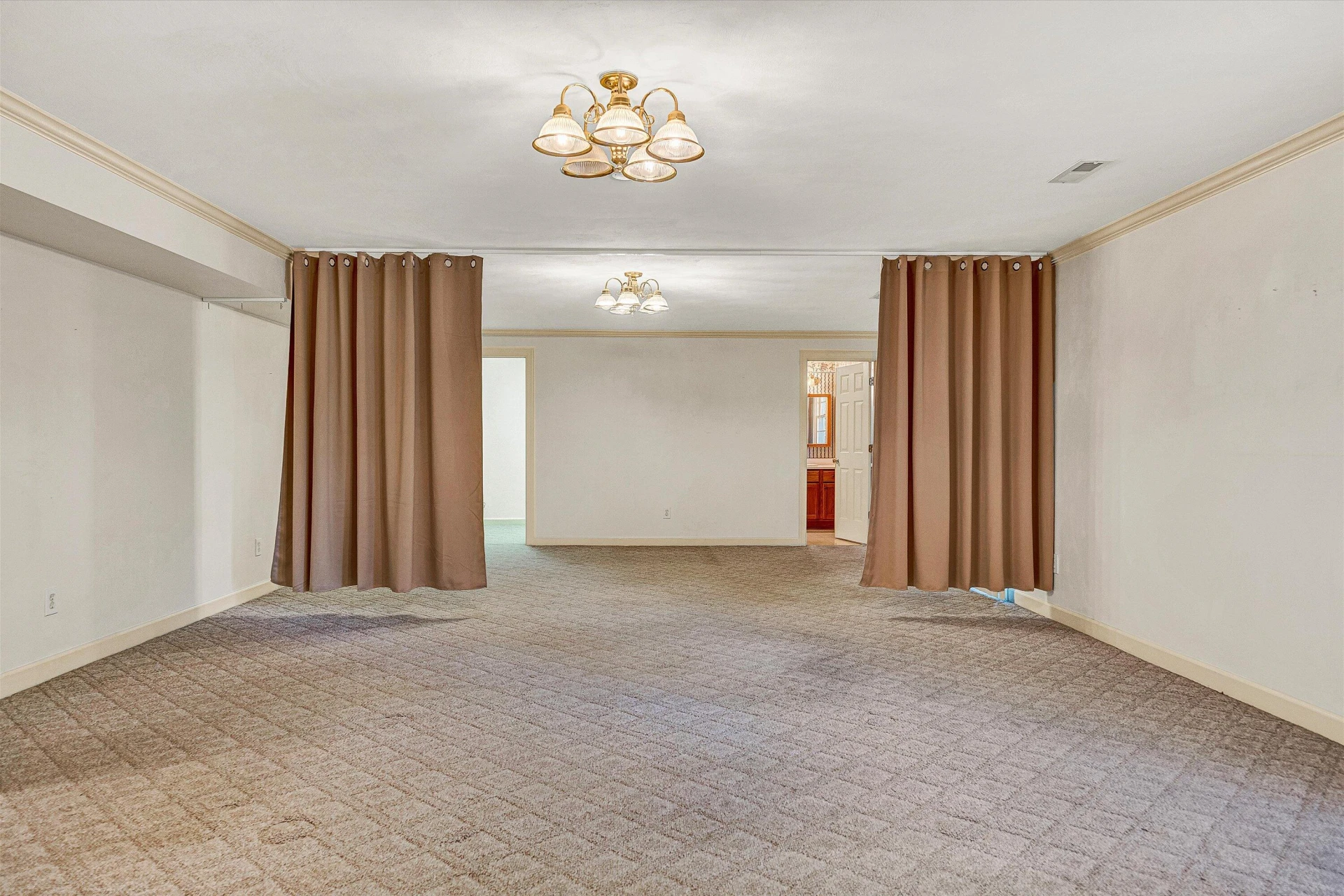 1012 Almond DR - Photo 36
