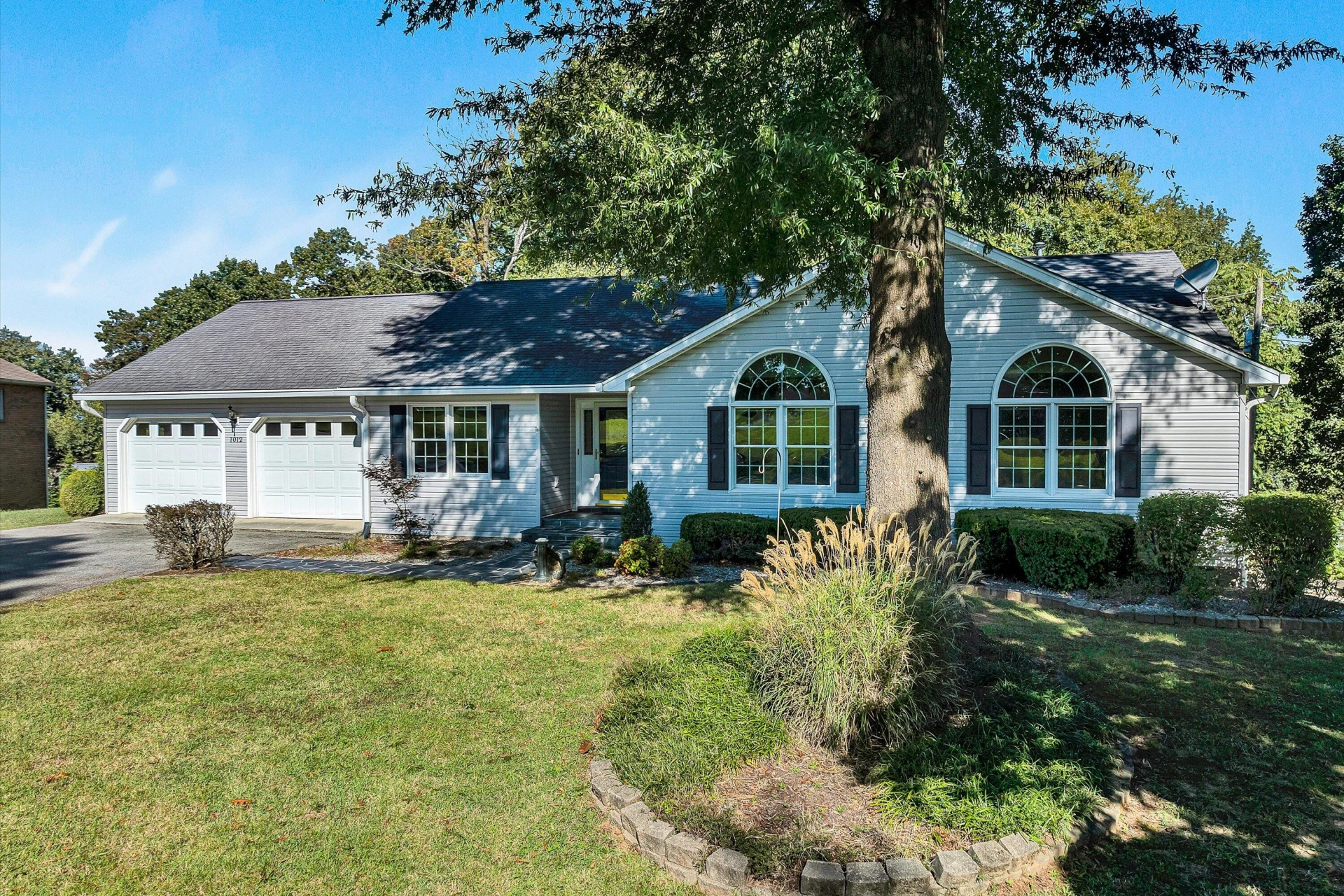 1012 Almond DR - Photo 48