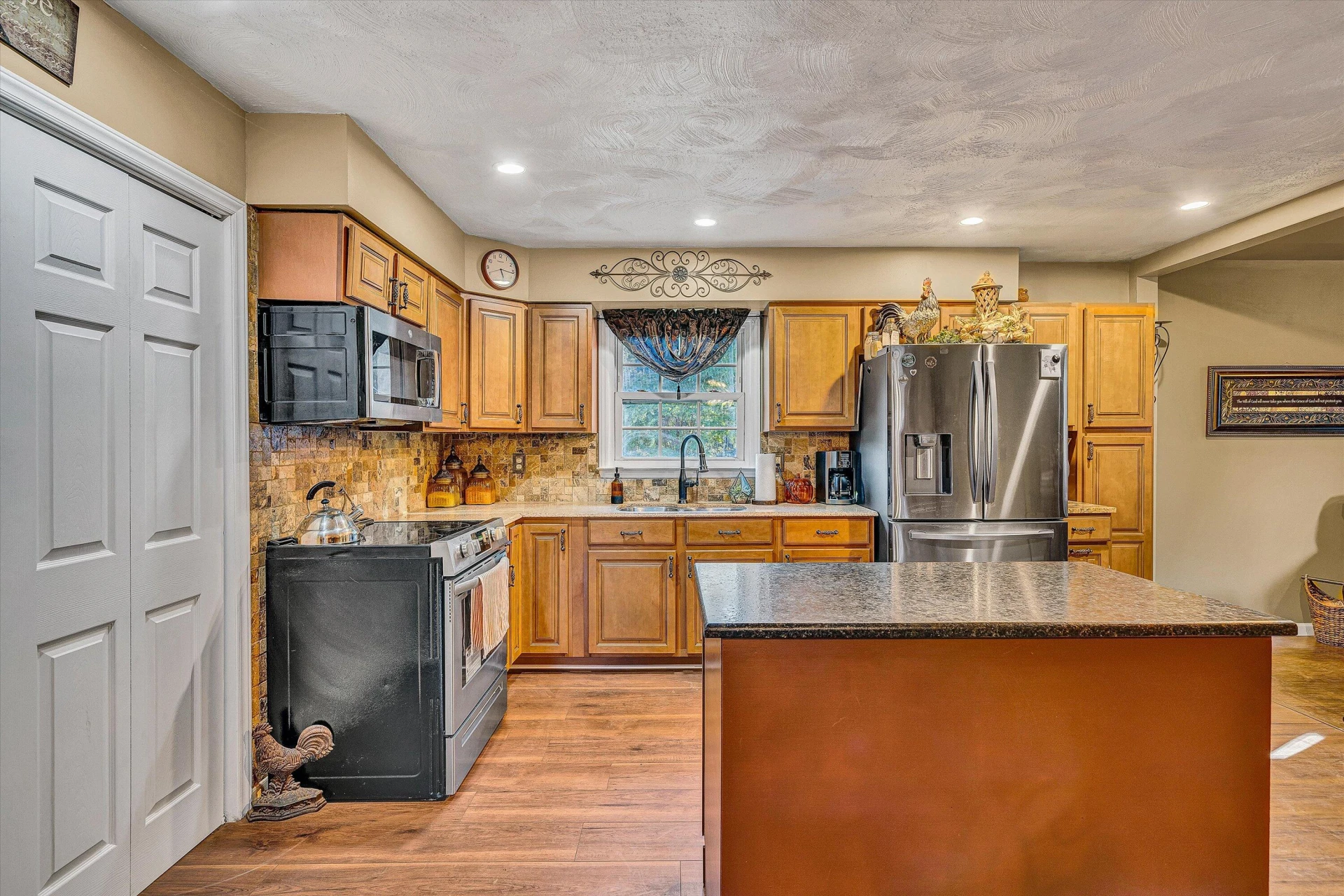 248 Ridgeway CIR - Photo 16