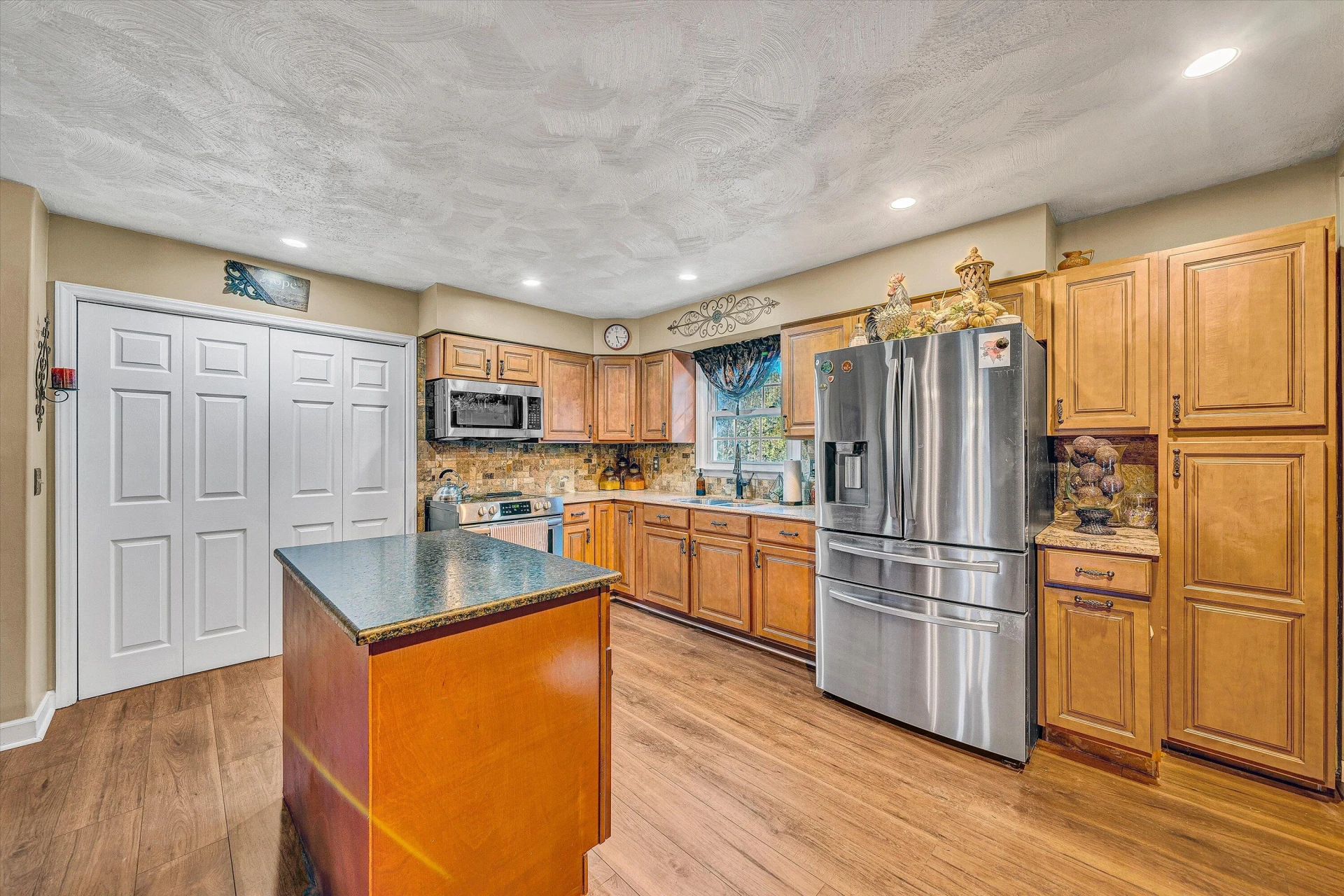 248 Ridgeway CIR - Photo 17