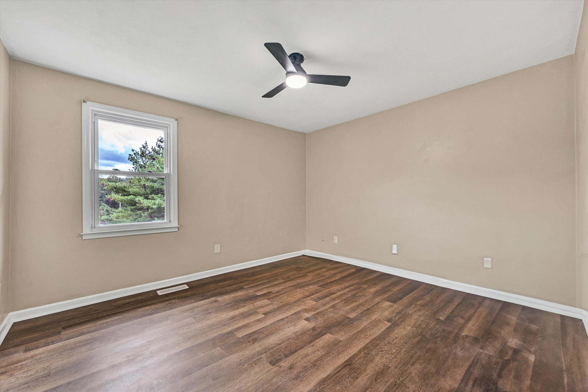 2847 Tulip LN - Photo 18