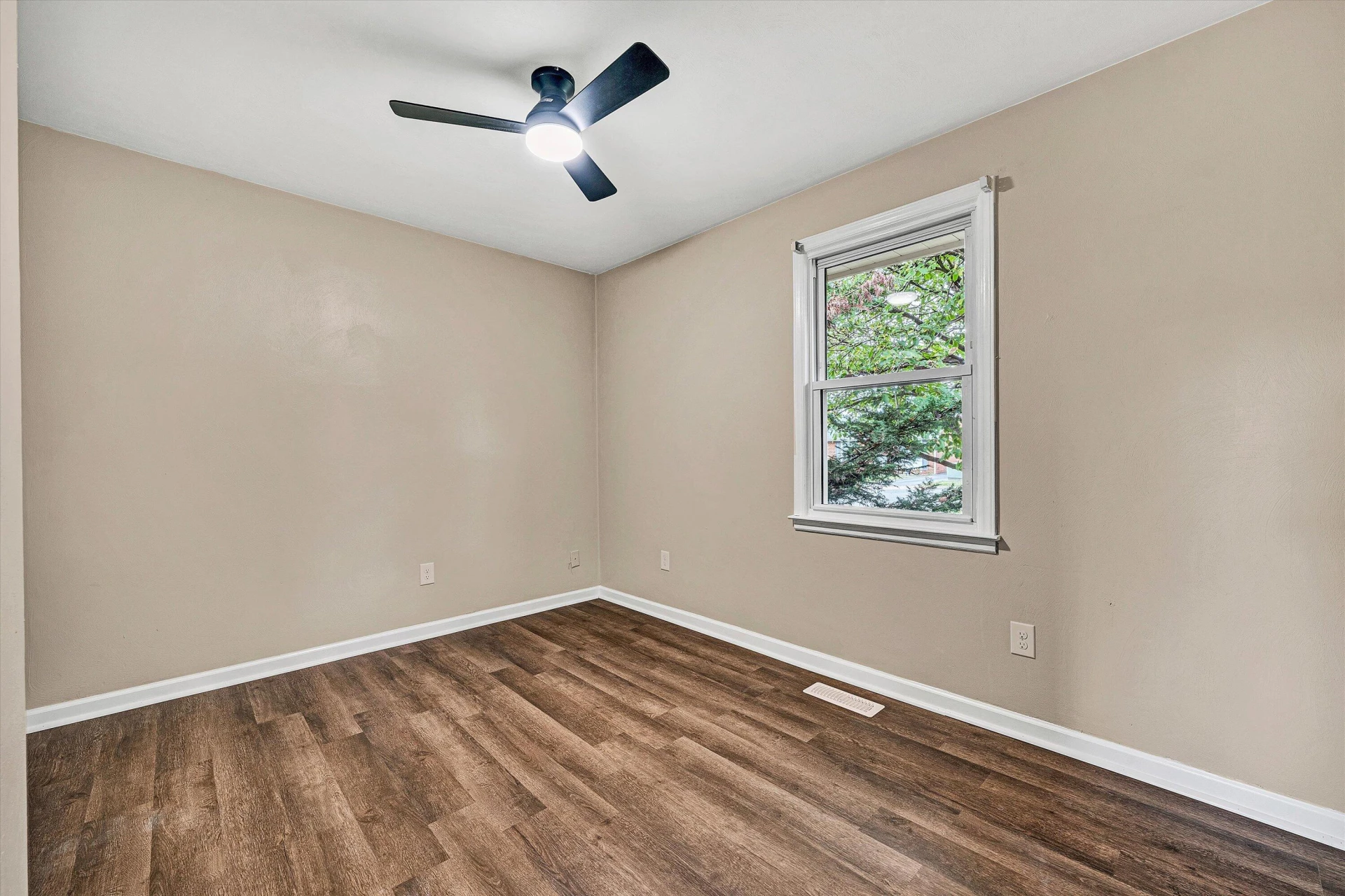2847 Tulip LN - Photo 24