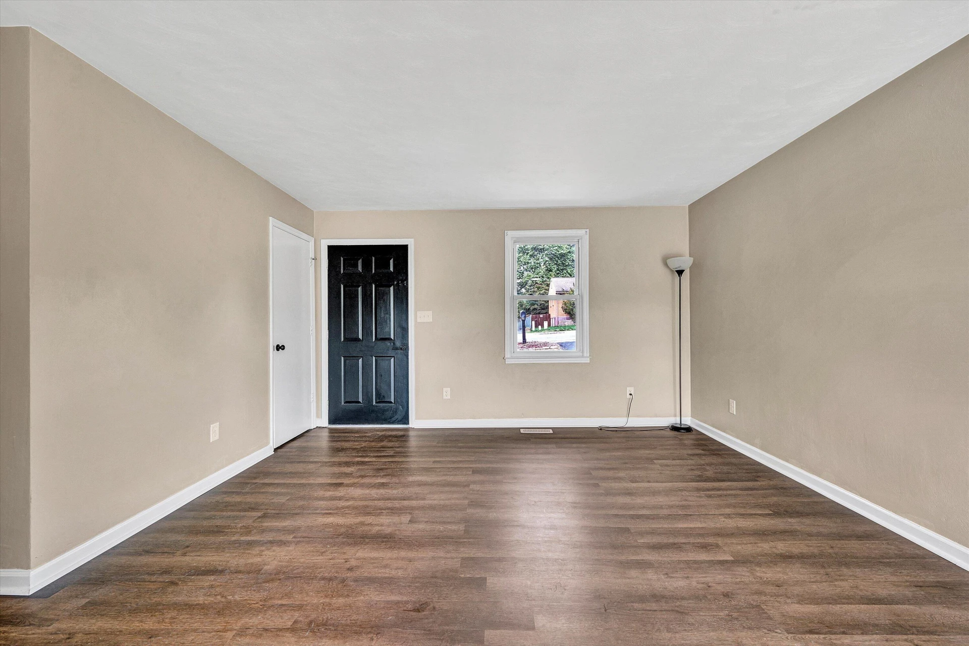 2847 Tulip LN - Photo 7