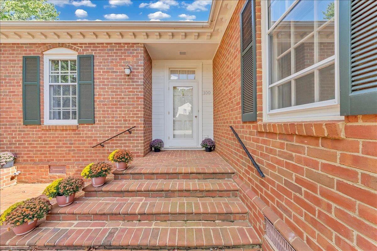 100 Carriage WAY - Photo 4