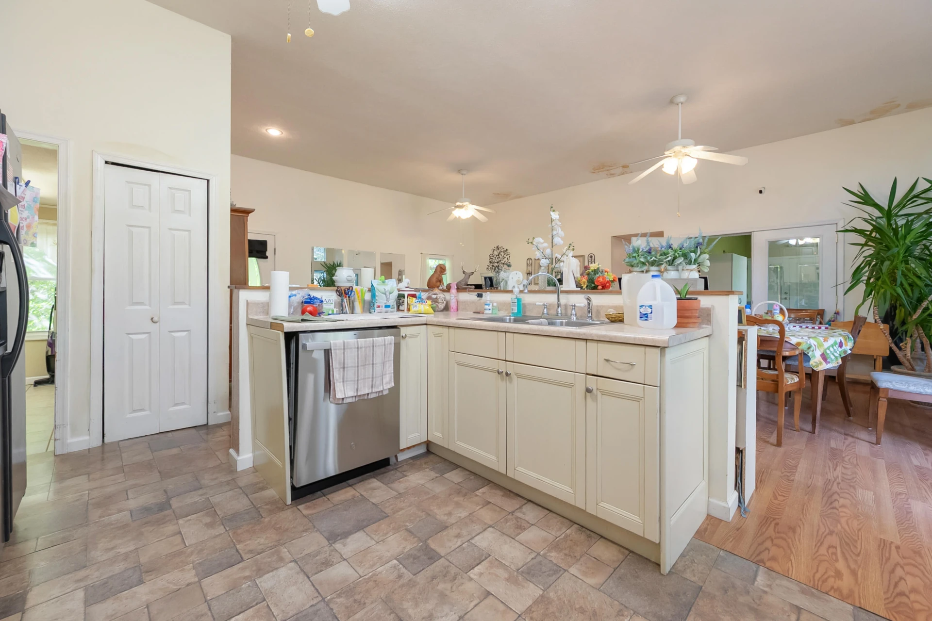 6286 Chestnut Ridge RD - Photo 17