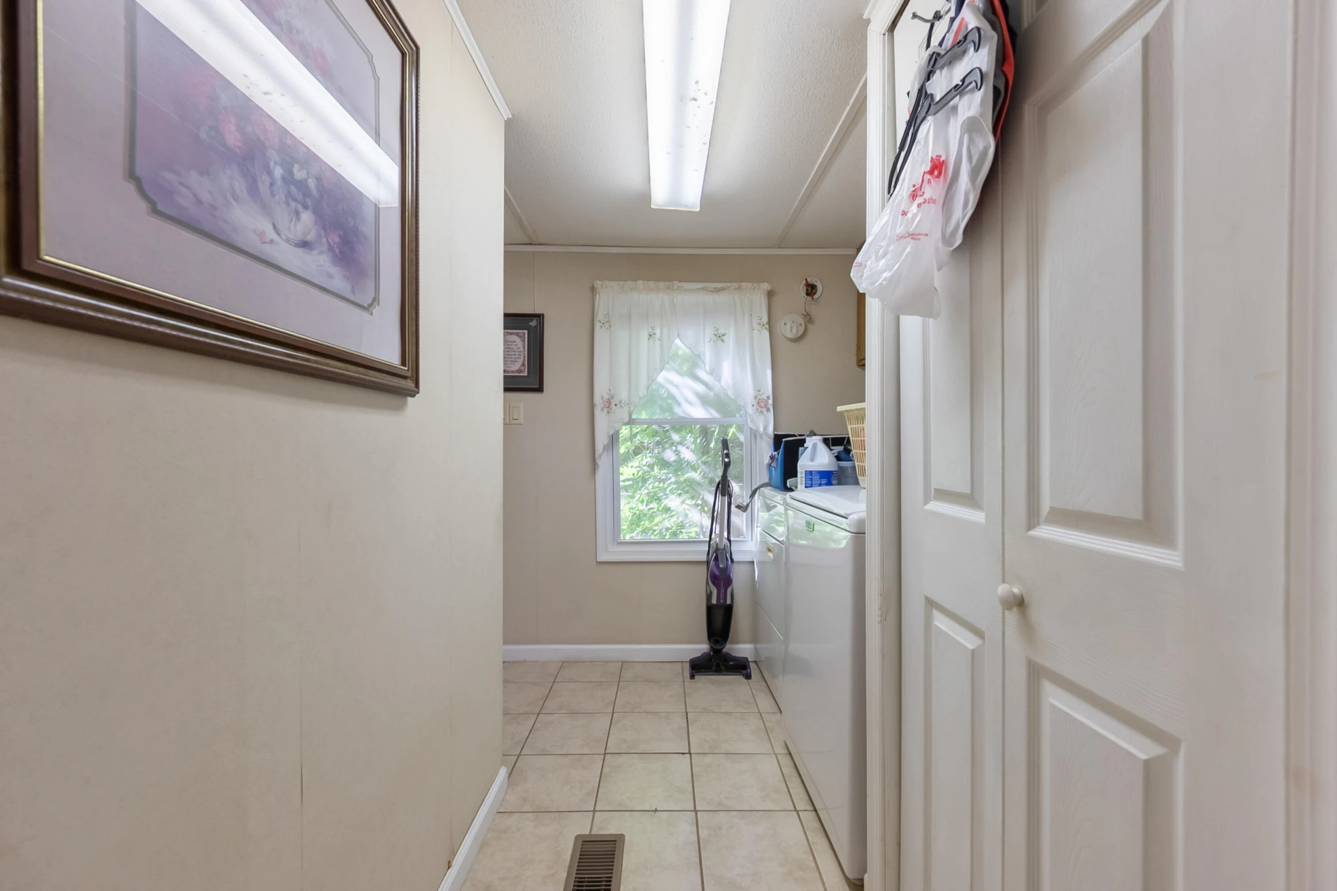 6286 Chestnut Ridge RD - Photo 23