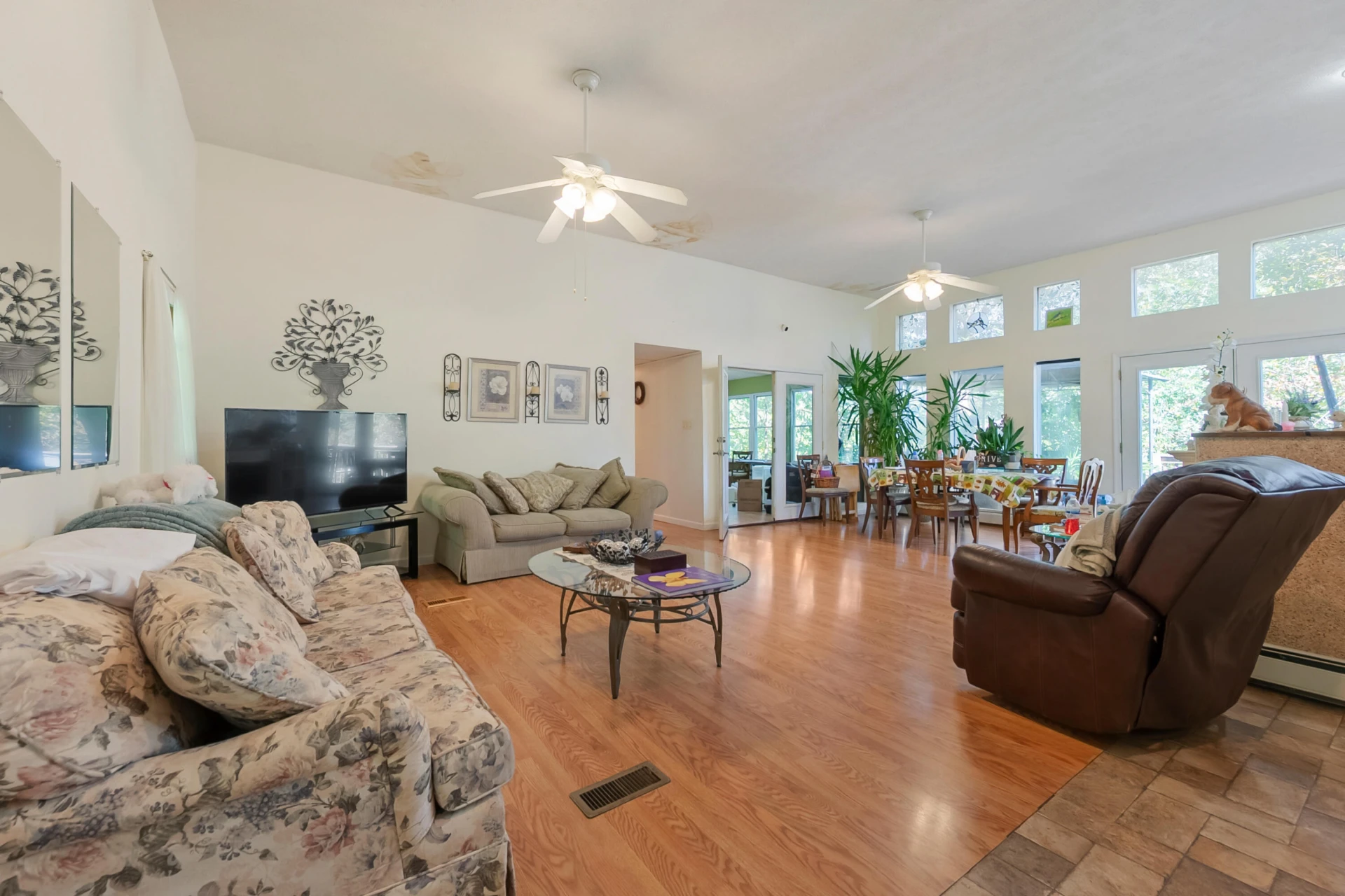 6286 Chestnut Ridge RD - Photo 8