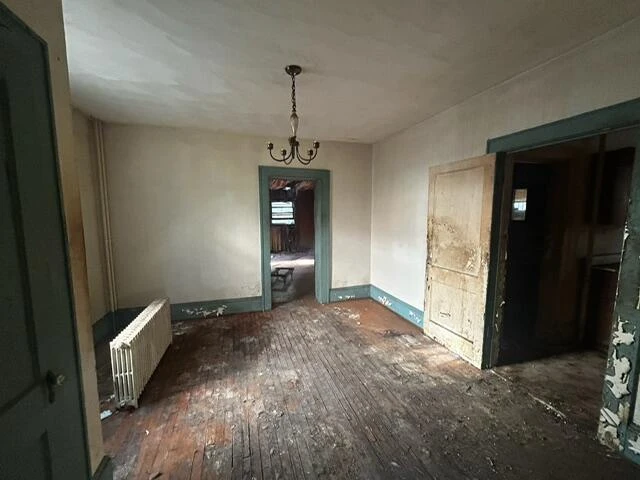 1410 Main ST SW - Photo 10