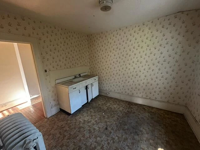 1410 Main ST SW - Photo 13