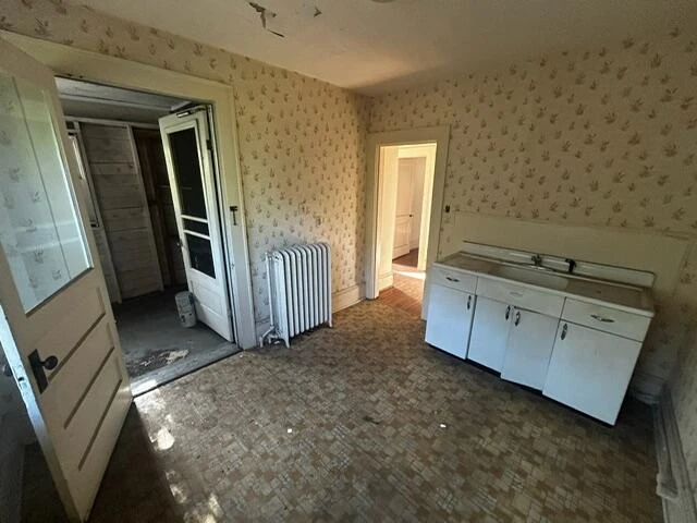 1410 Main ST SW - Photo 14