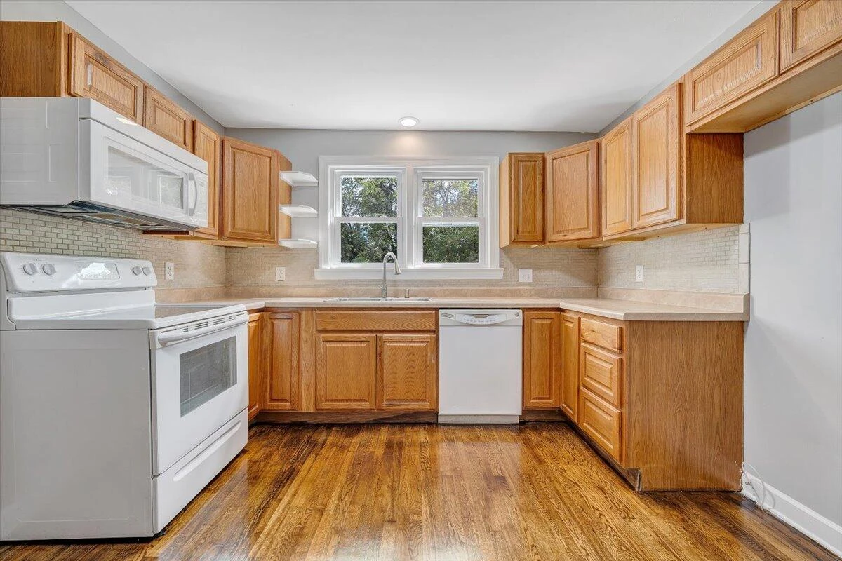 2213 Carvin ST NE - Photo 12