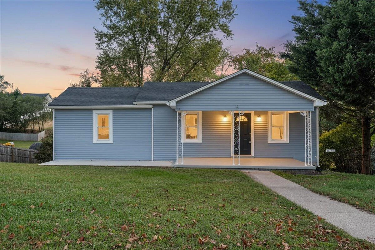 2213 Carvin ST NE - Photo 2