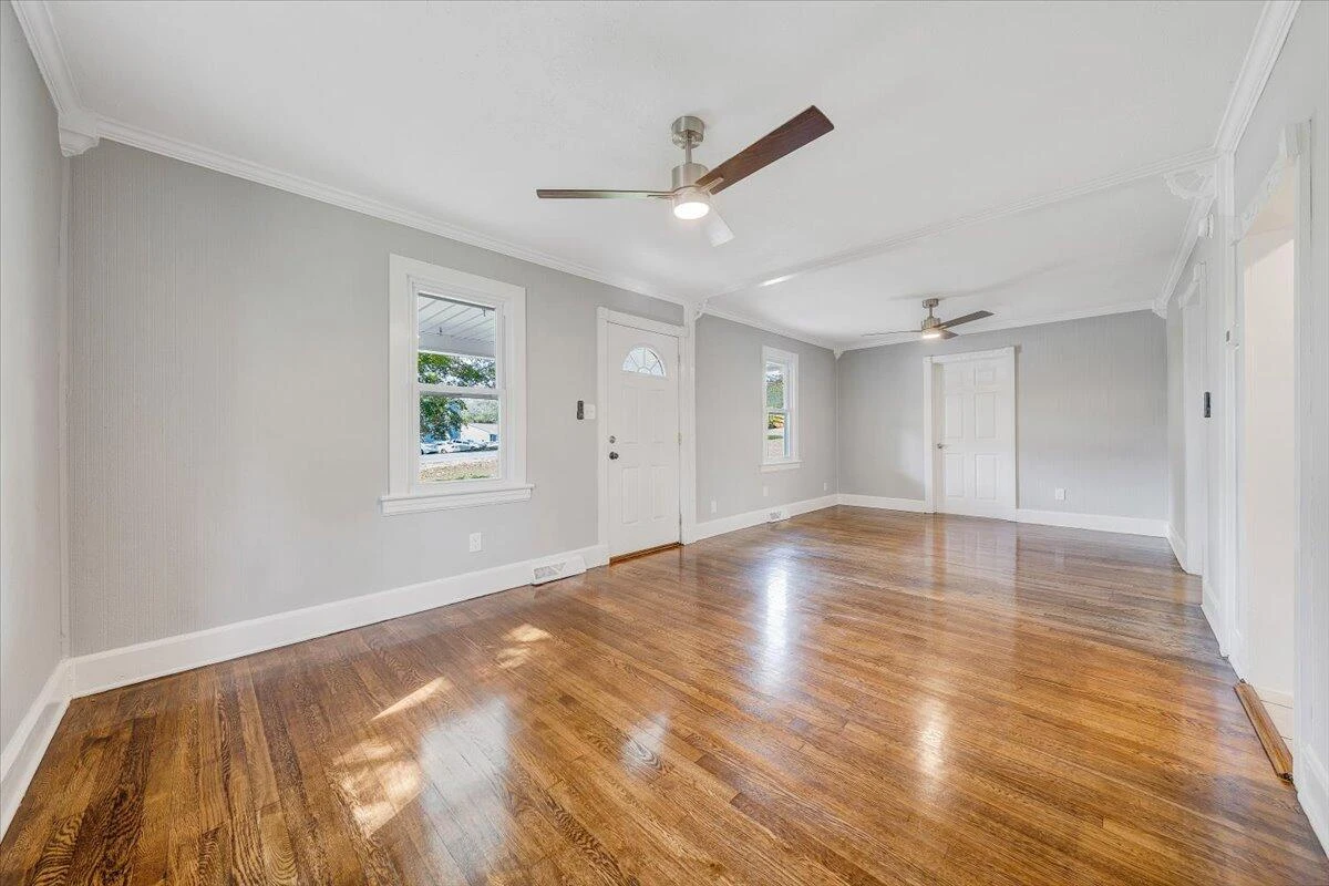 2213 Carvin ST NE - Photo 4