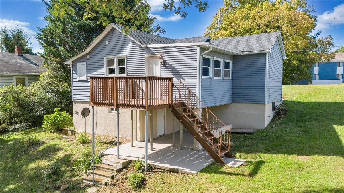 2213 Carvin ST NE - Photo 44