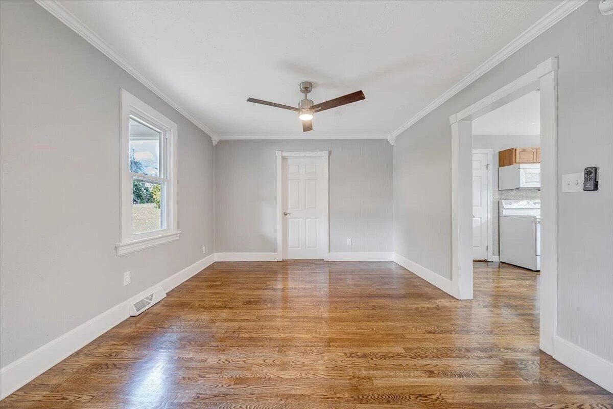 2213 Carvin ST NE - Photo 5