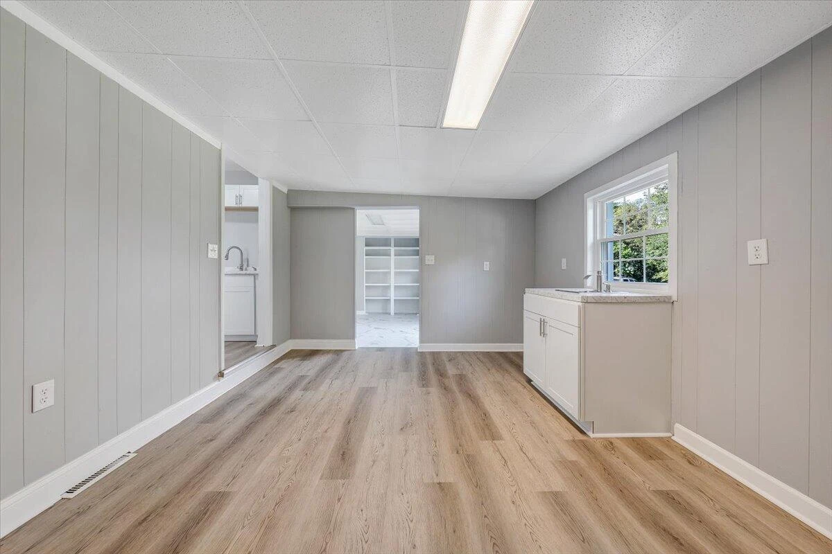 406 E Augusta AVE - Photo 11