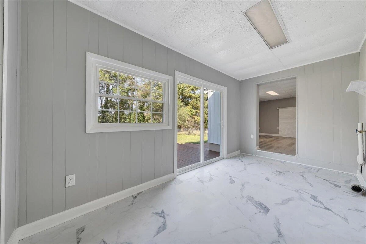 406 E Augusta AVE - Photo 13