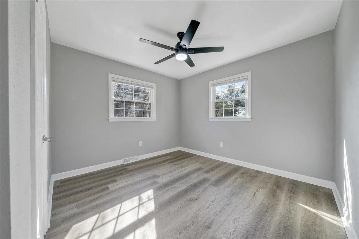 406 E Augusta AVE - Photo 17