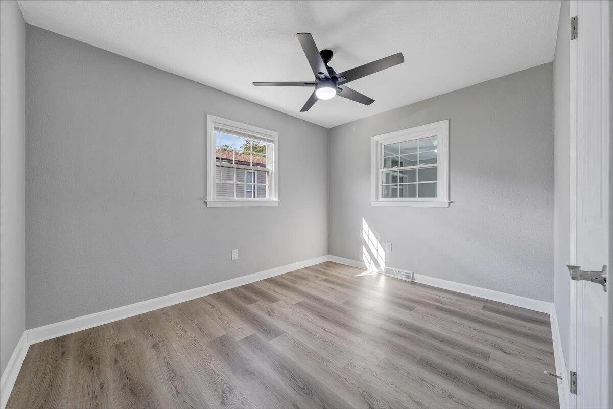 406 E Augusta AVE - Photo 19
