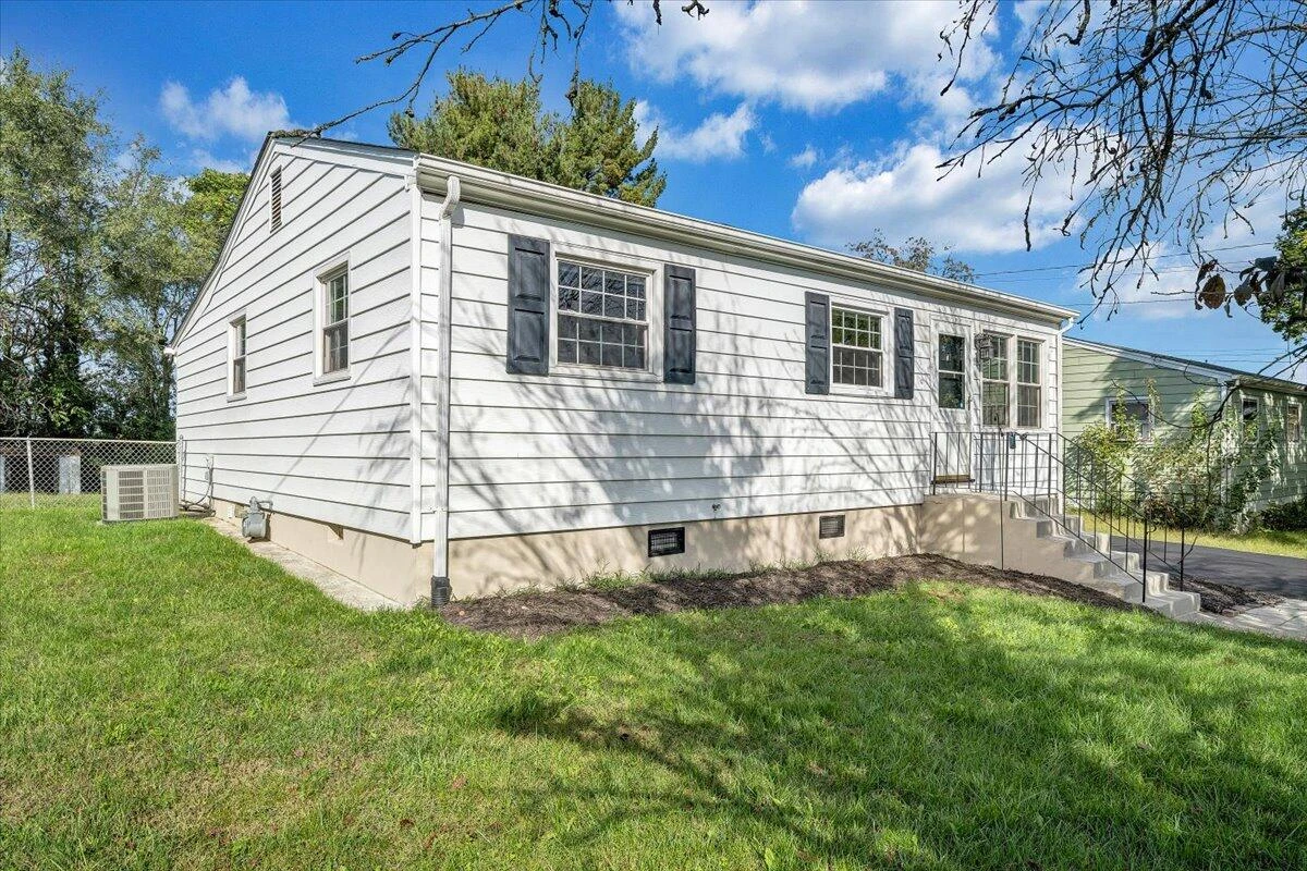406 E Augusta AVE - Photo 38